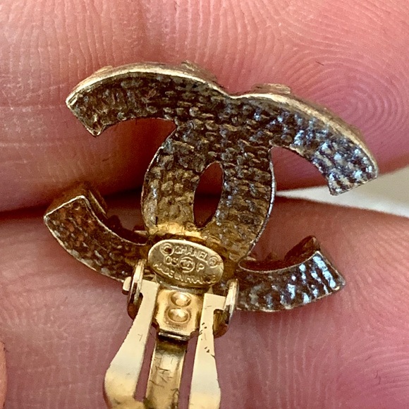 Sold x Chanel CC vintage clip on earrings - Picture 7 of 8